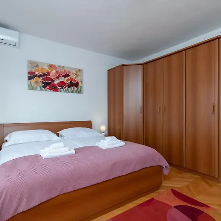 Apartman Domi