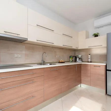 Apartman Domi شقة